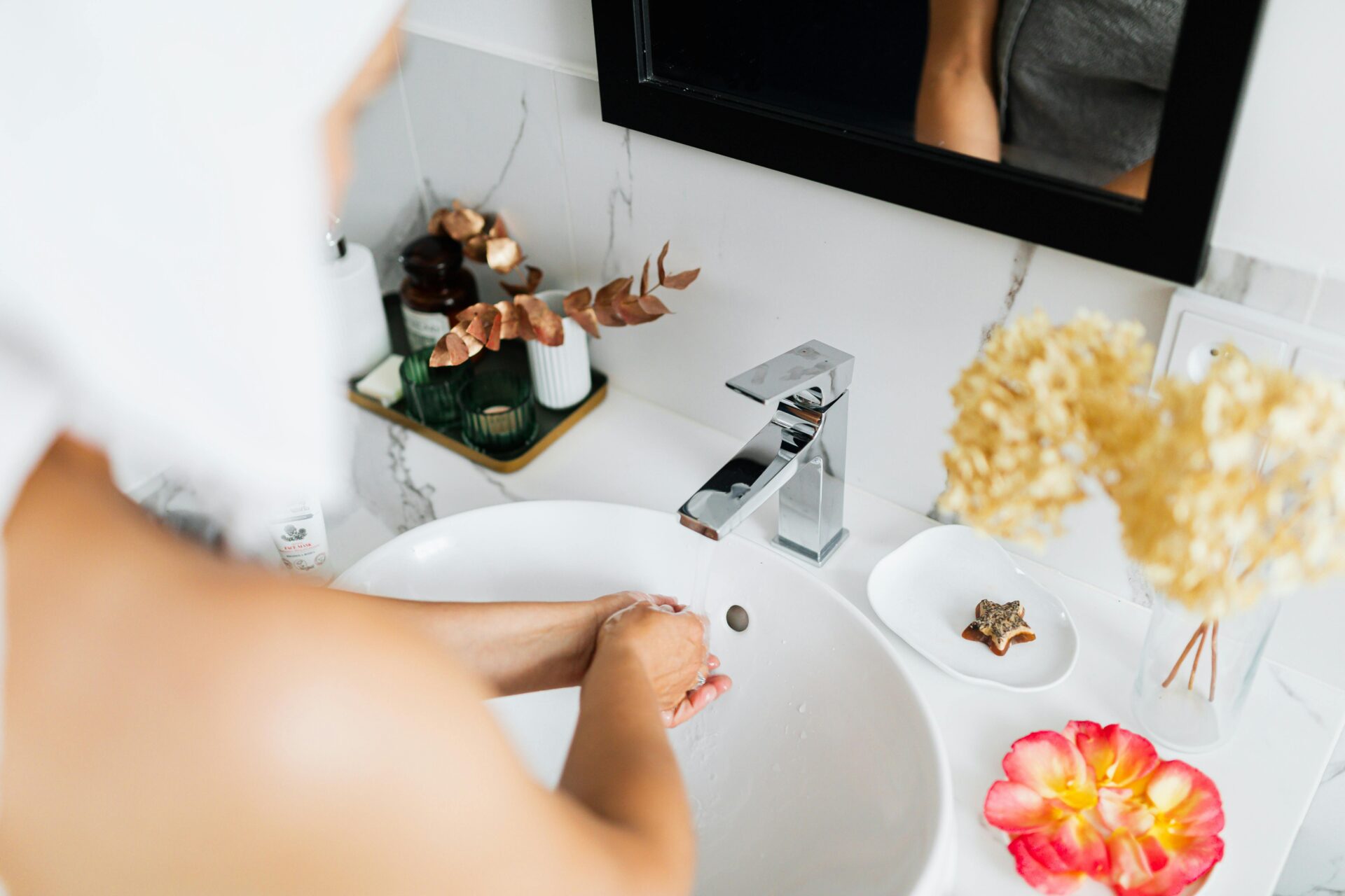 Kostenloses Stock Foto zu ästhetisch, badezimmer, blumenvase