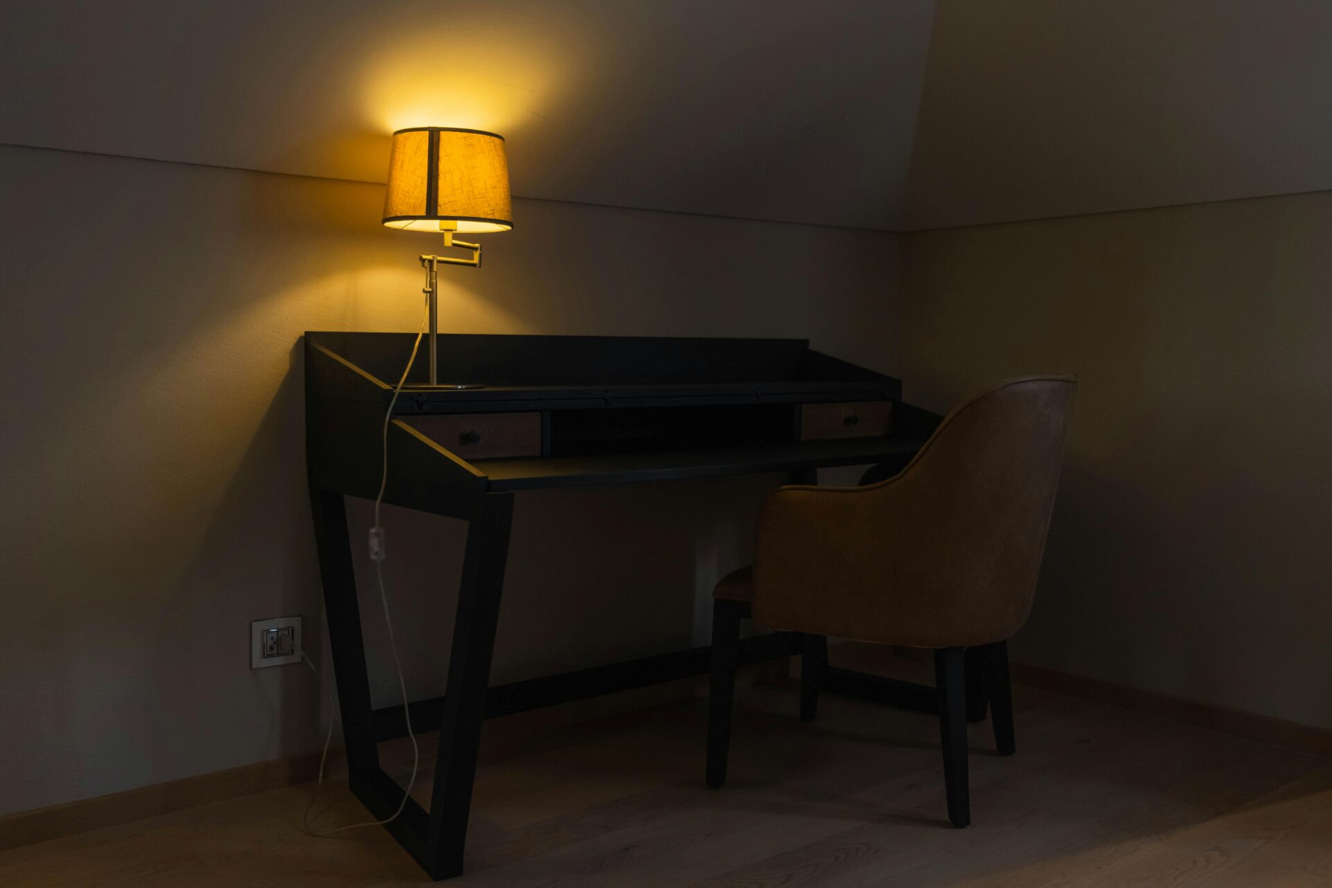 Kostenloses Stock Foto zu arbeitsplatz, bequemer stuhl, Büro-Ecke