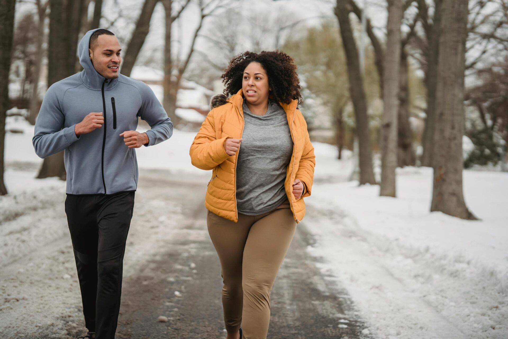 Kostenloses Stock Foto zu afroamerikaner-frau, afroamerikanischer mann, aktiv